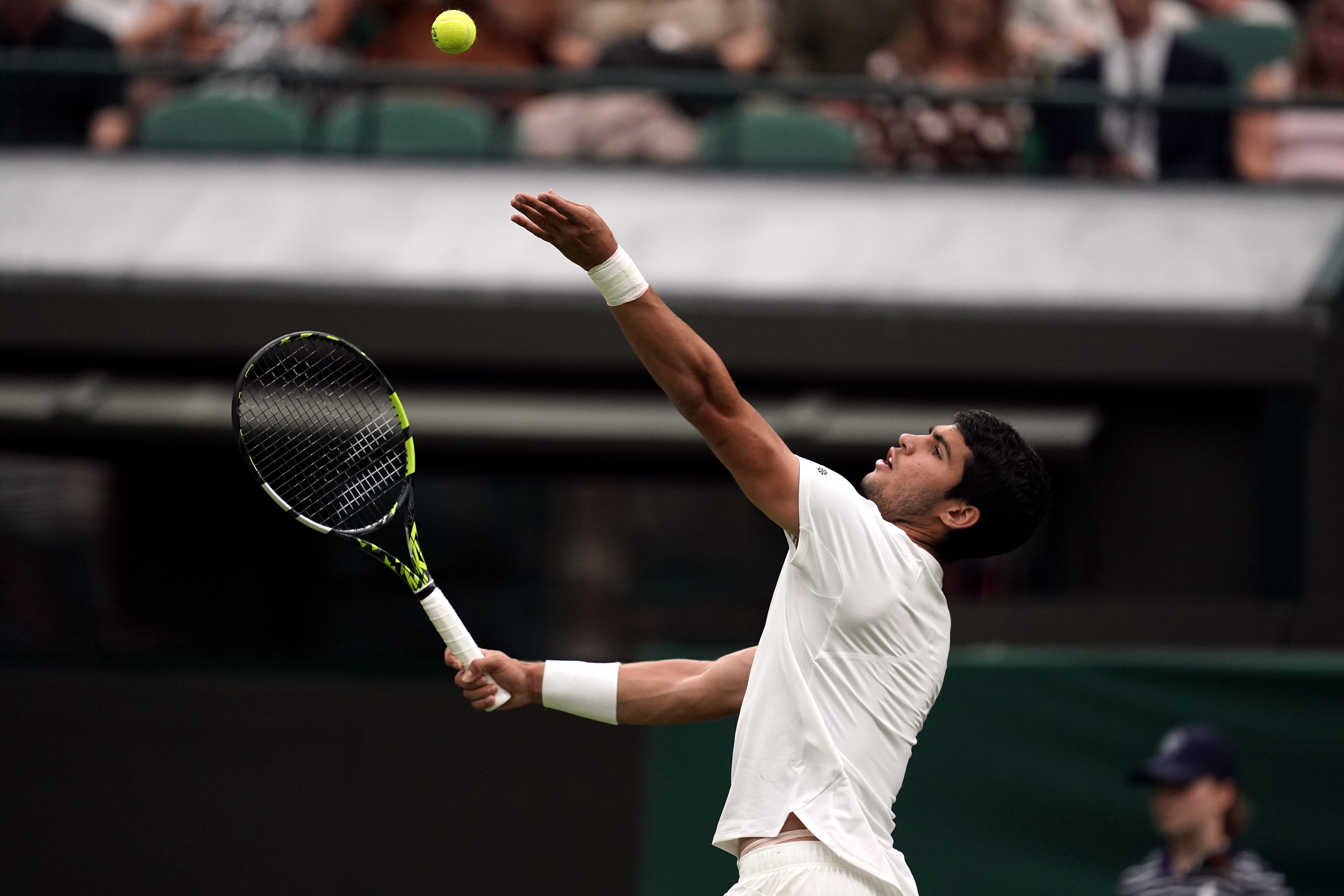 Carlos Alcaraz fulmina Chardy per la via ràpida i arrenca Wimbledon amb un debut plàcid