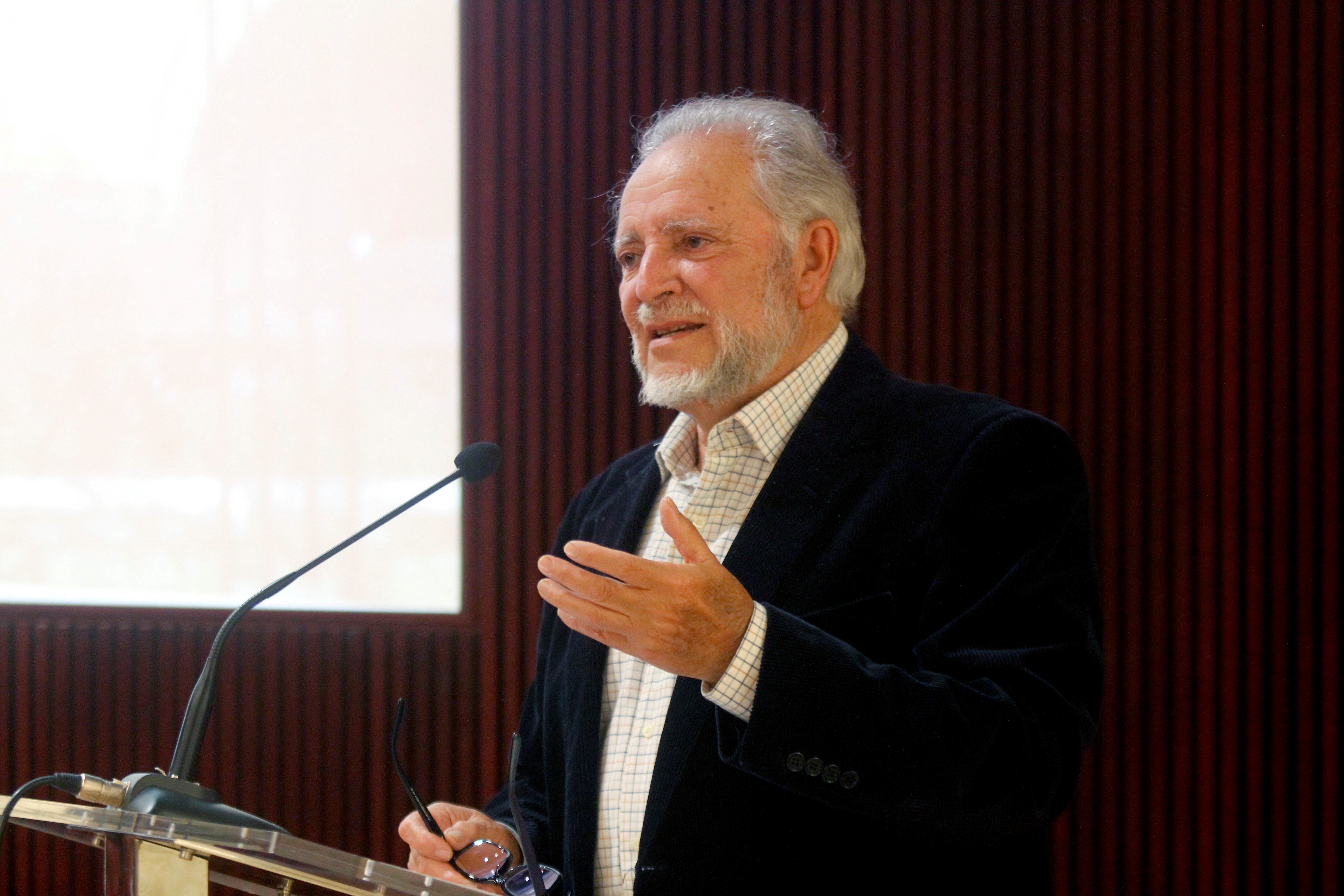 Julio Anguita: "La suspensió dels presos és una indignitat democràtica"