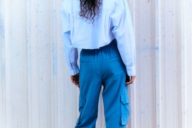 Pantalón fluido cargo1