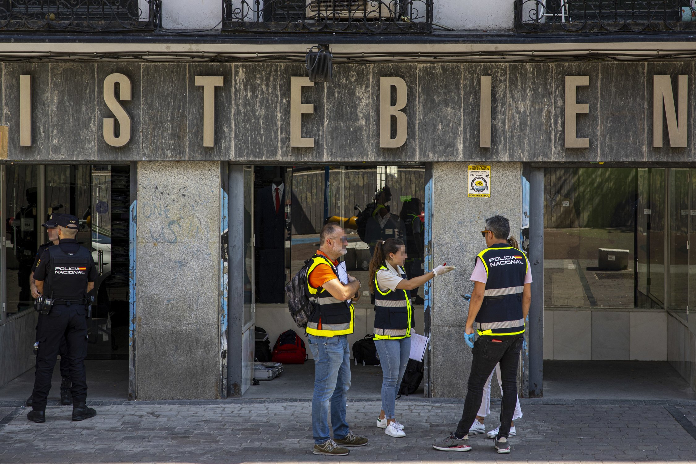 La Fiscalía estudia un delito de odio de Vox y Desokupa después del asesinato en una tienda de Madrid