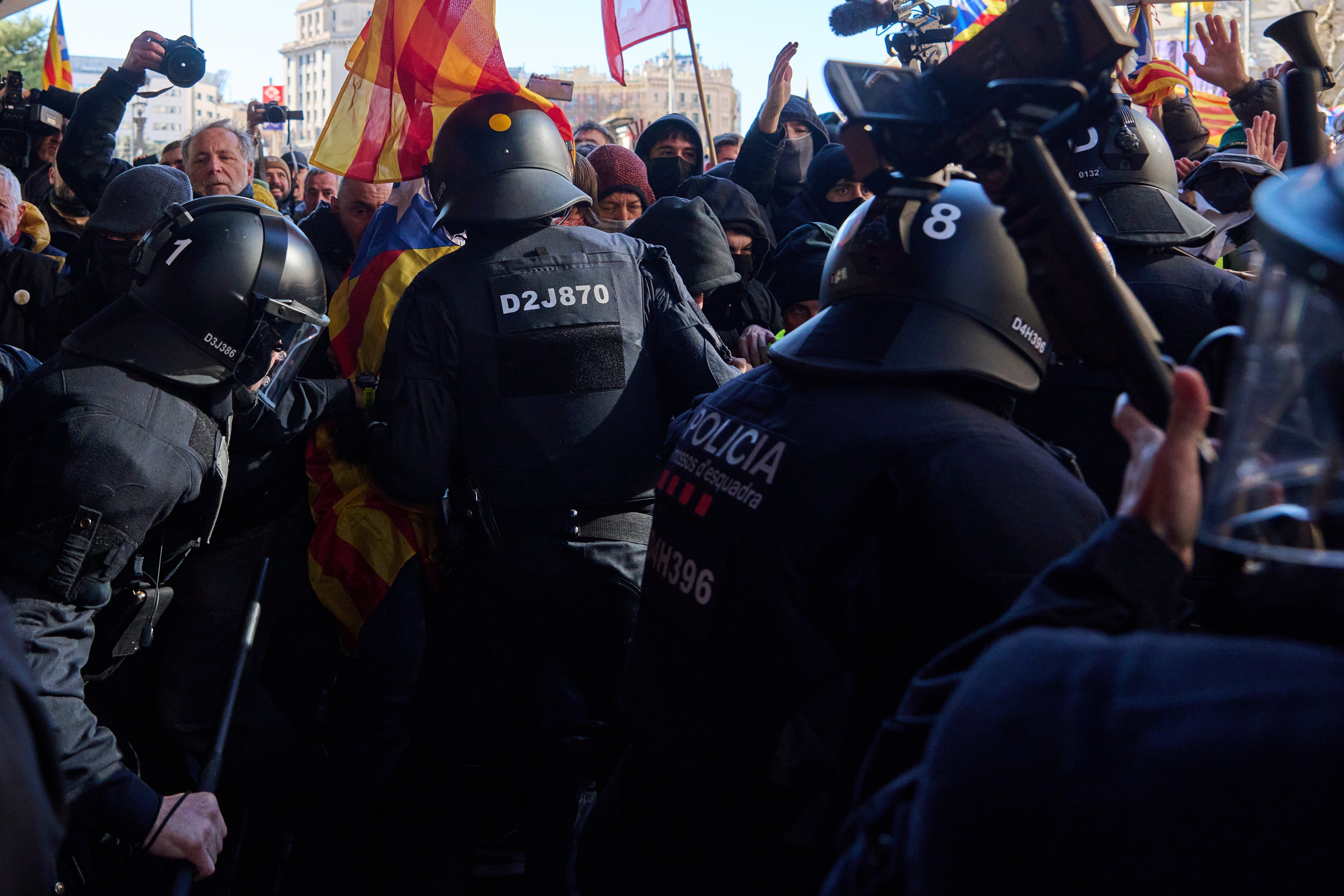 Interior archiva la denuncia a un ciudadano que grabó a un mosso golpeando al exdiputado Josep Costa