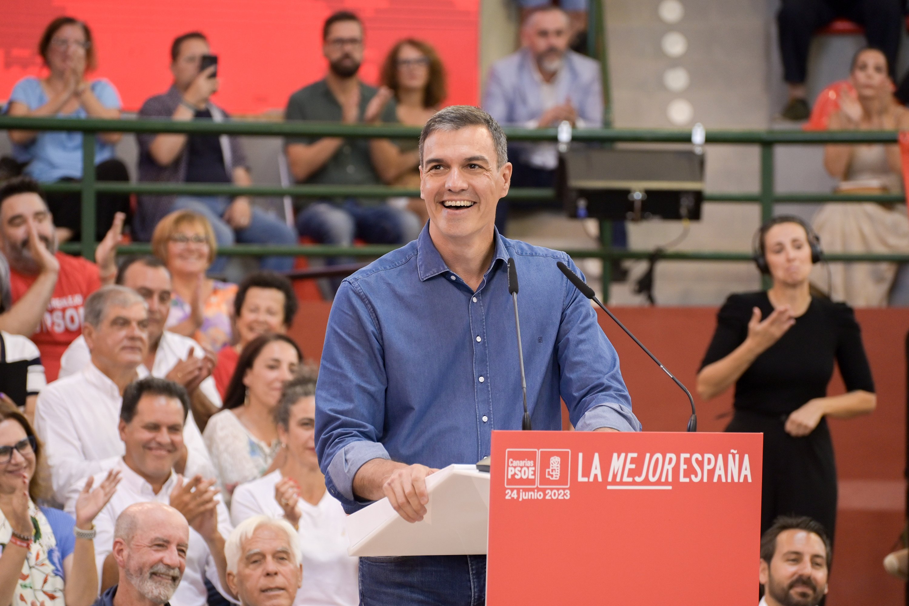 Sánchez ataca Puigdemont: "La seva paraula val el mateix que la declaració d'independència, paper mullat"