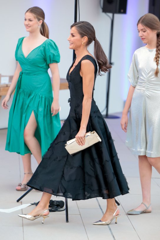 Letizia Leonor y Sofía cabizbaja, GTRES Letizia Leonor y Sofía cabizbaja, GTRES