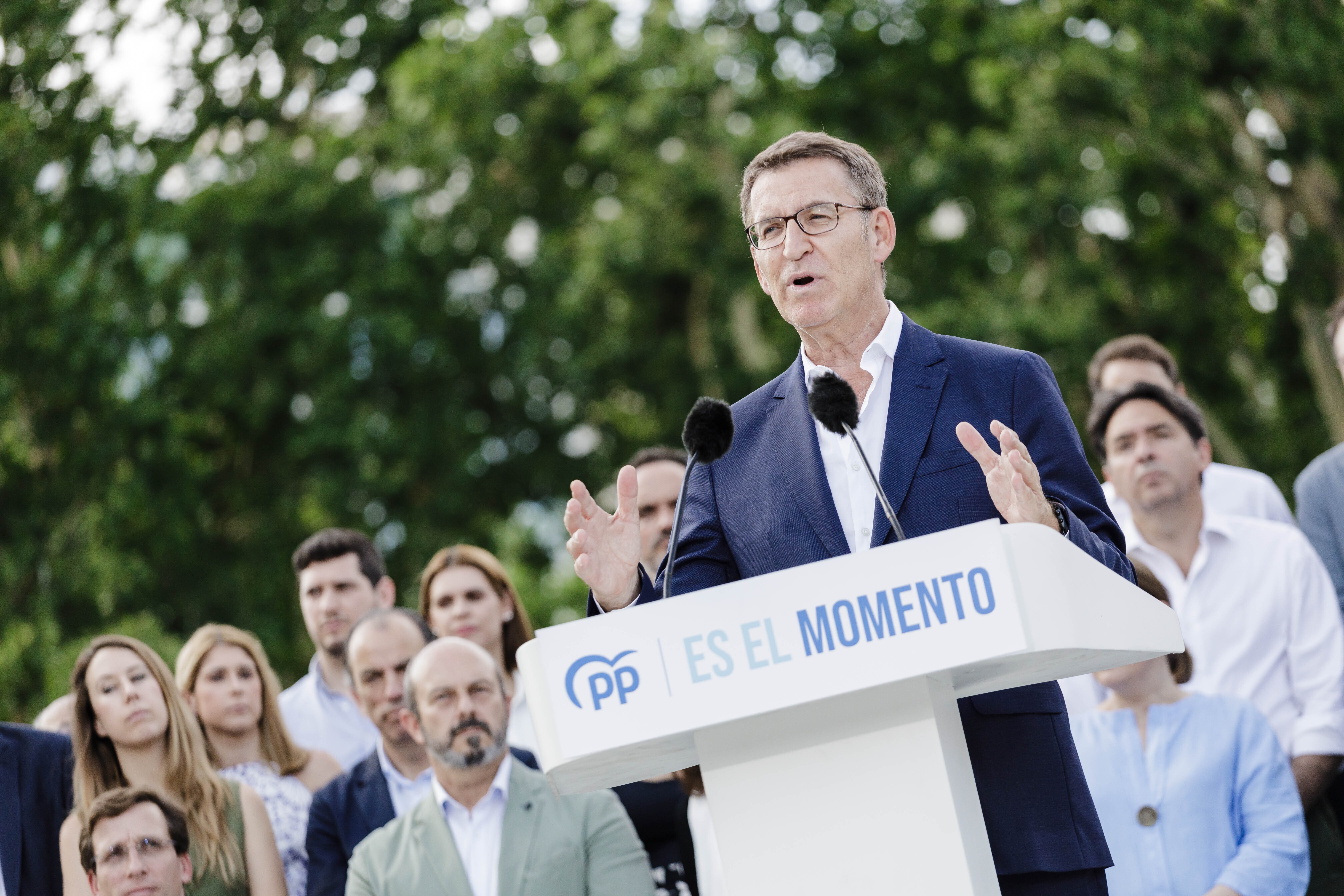 Feijóo sitúa a Puigdemont en el centro en el inicio de la campaña para el 23-J