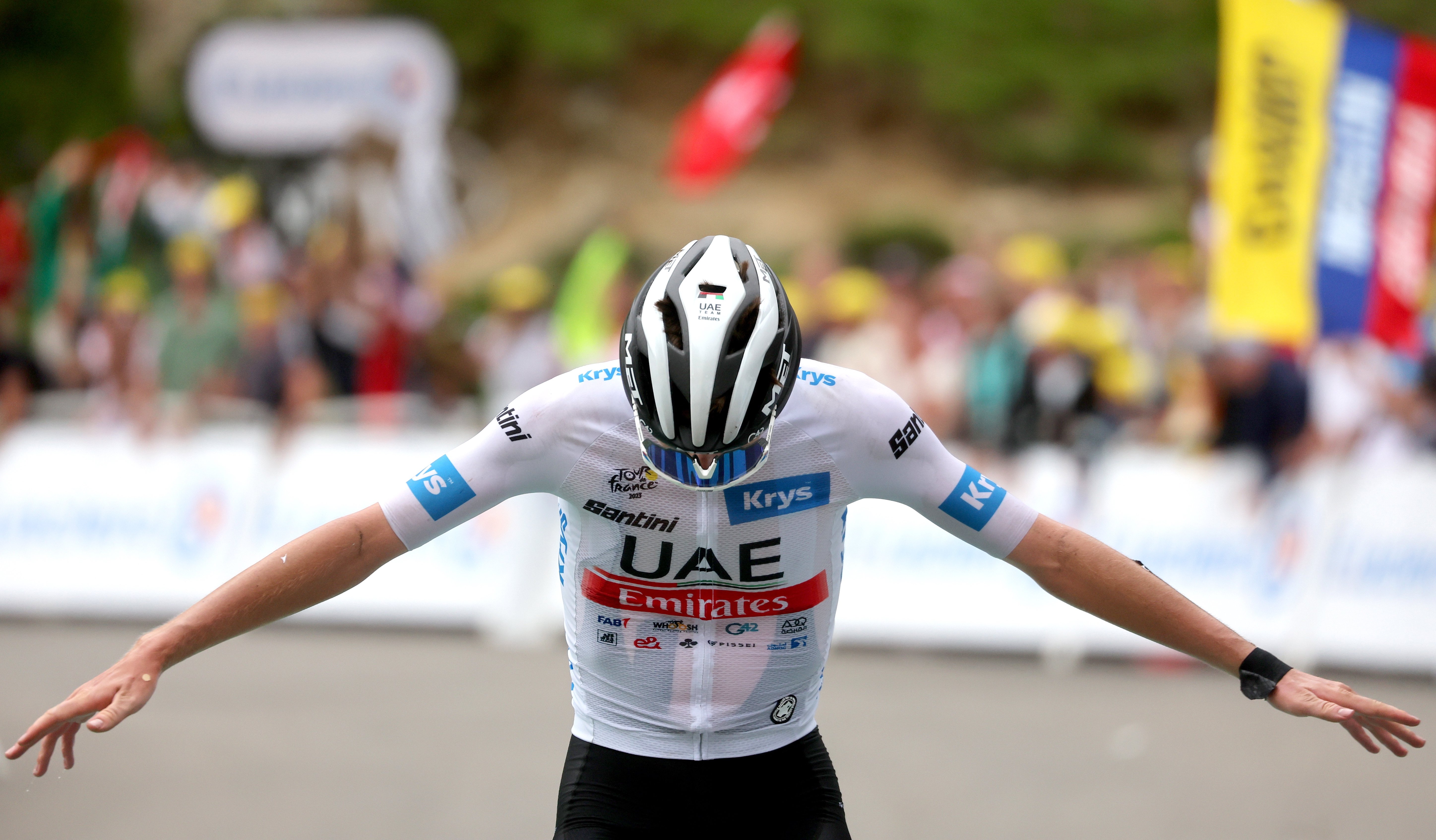 Tadej Pogačar resucita en el puerto de Cauterets y reabre el Tour de Francia