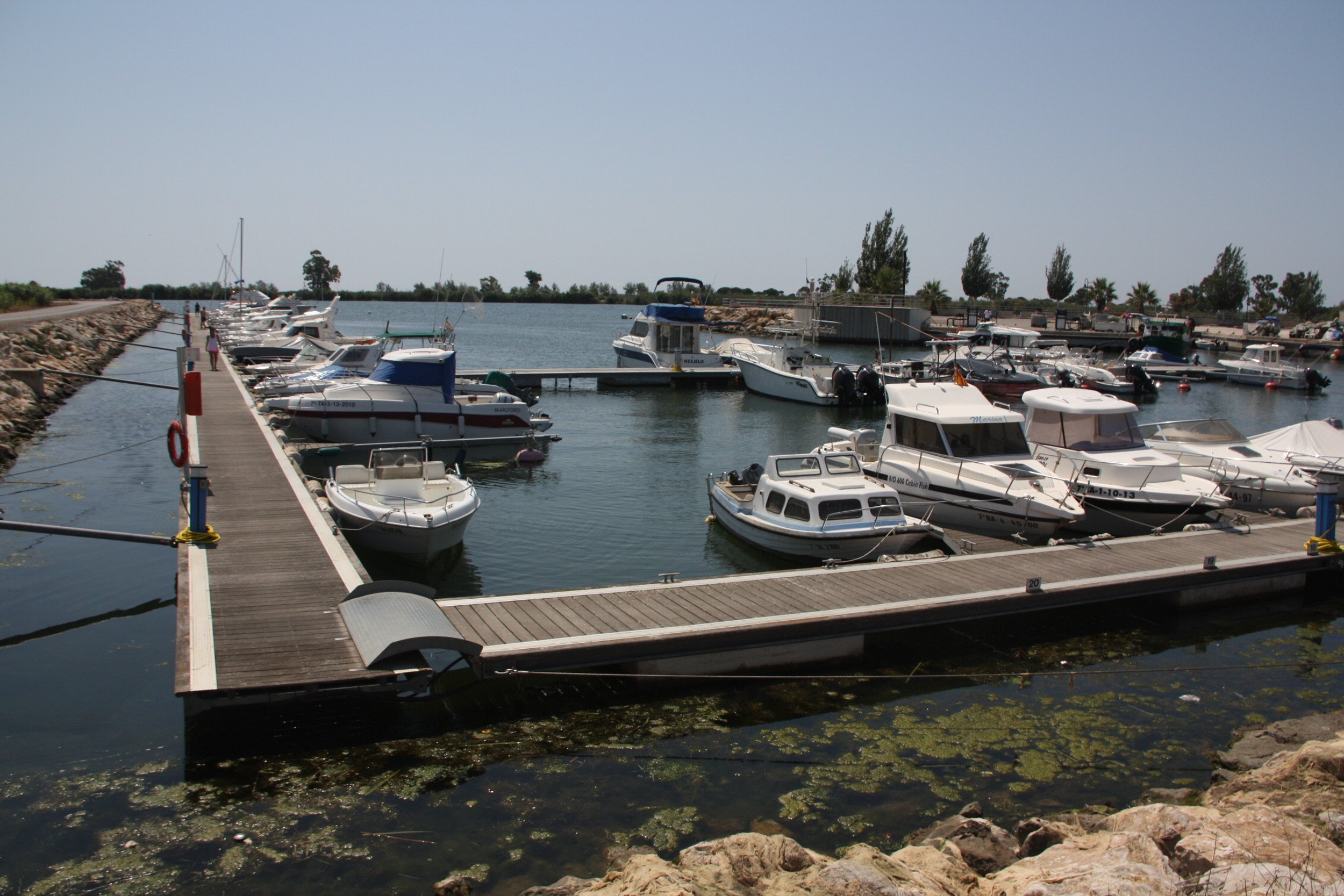Buscan a un pescador que salió del puerto de Deltebre y no volvió