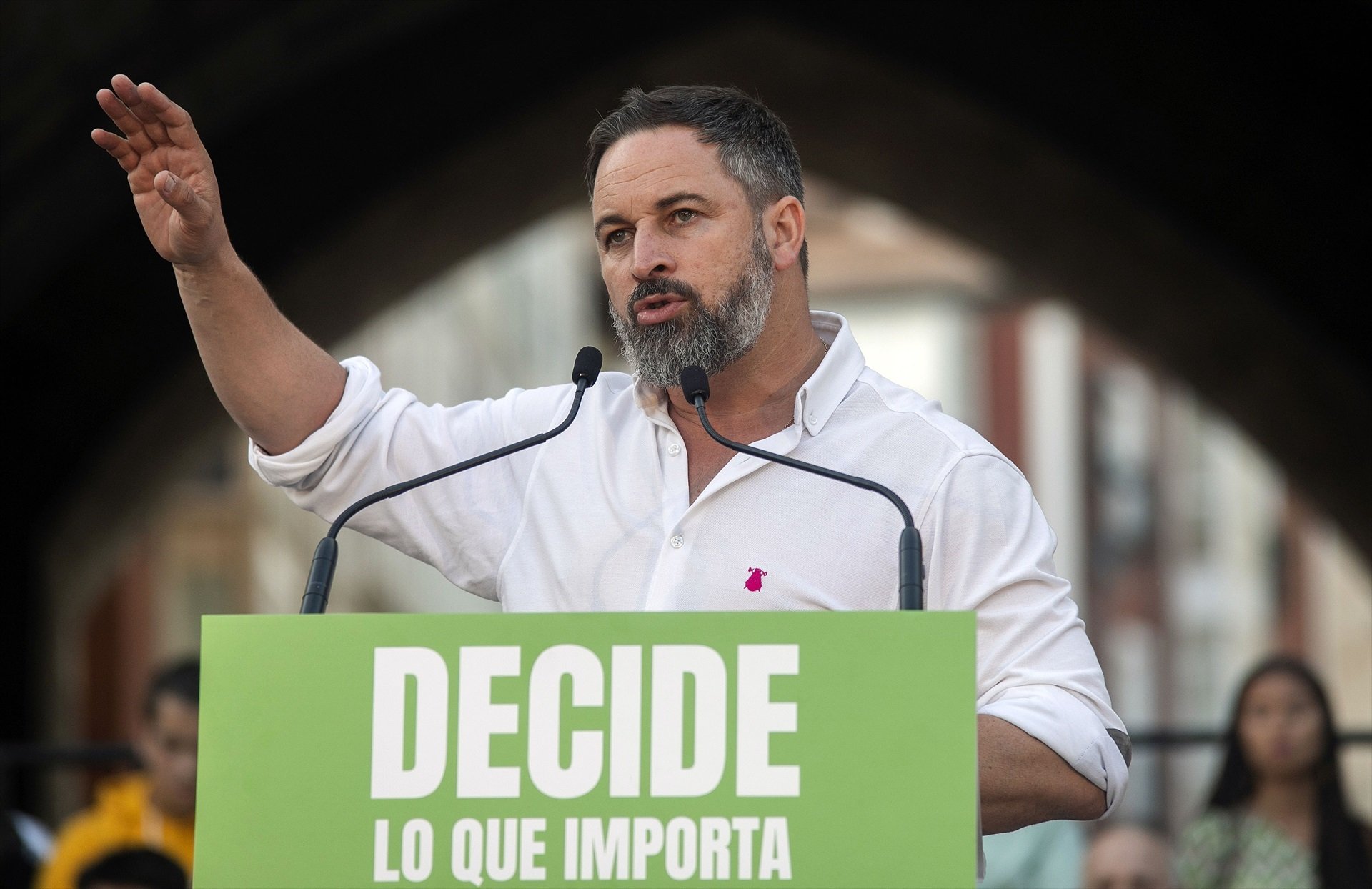 Vox insta el Suprem a reclamar explicacions a Yolanda Díaz i Jaume Asens per reunir-se amb Puigdemont