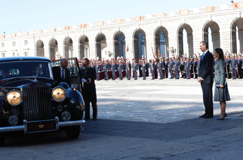 letizia vestit gris 5  Casa reial