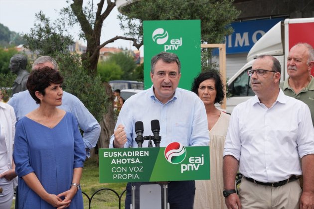 EuropaPress 5320315 acto politico eaj pnv participado aitor esteban maribel vaquero luke uribe EuropaPress 5320315 acto politico eaj pnv participado aitor esteban maribel vaquero luke uribe