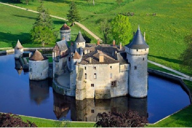 Castell de la Breda. Font Pinterest Castell de la Breda. Font Pinterest