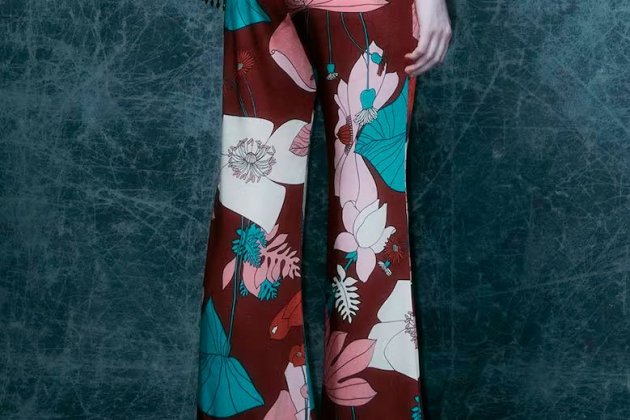 Pantalón estampado con abalorios1