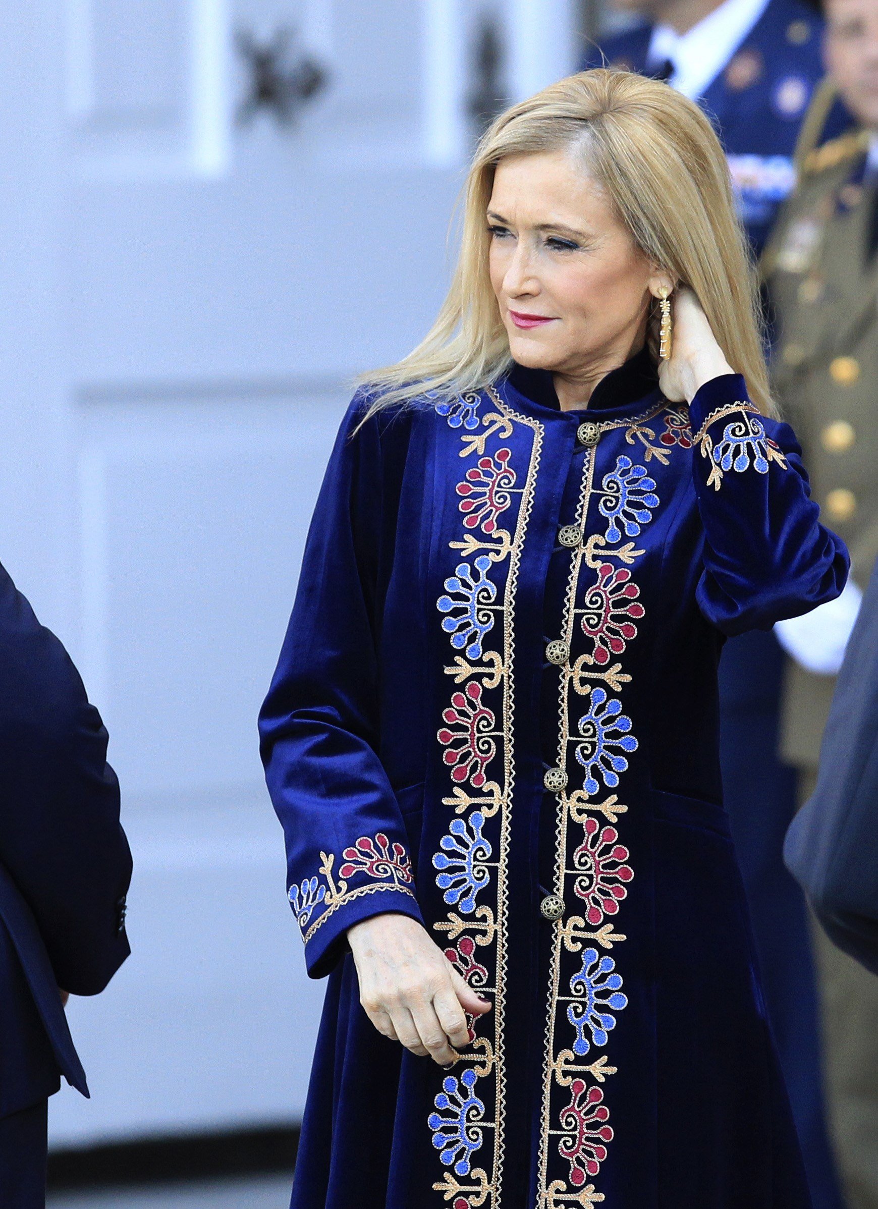 Cifuentes se aferra al cargo y solo renuncia al máster en la Rey Juan Carlos