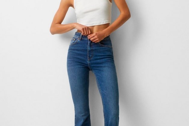 Jeans flare tiro alto1 Jeans flare tiro alto1