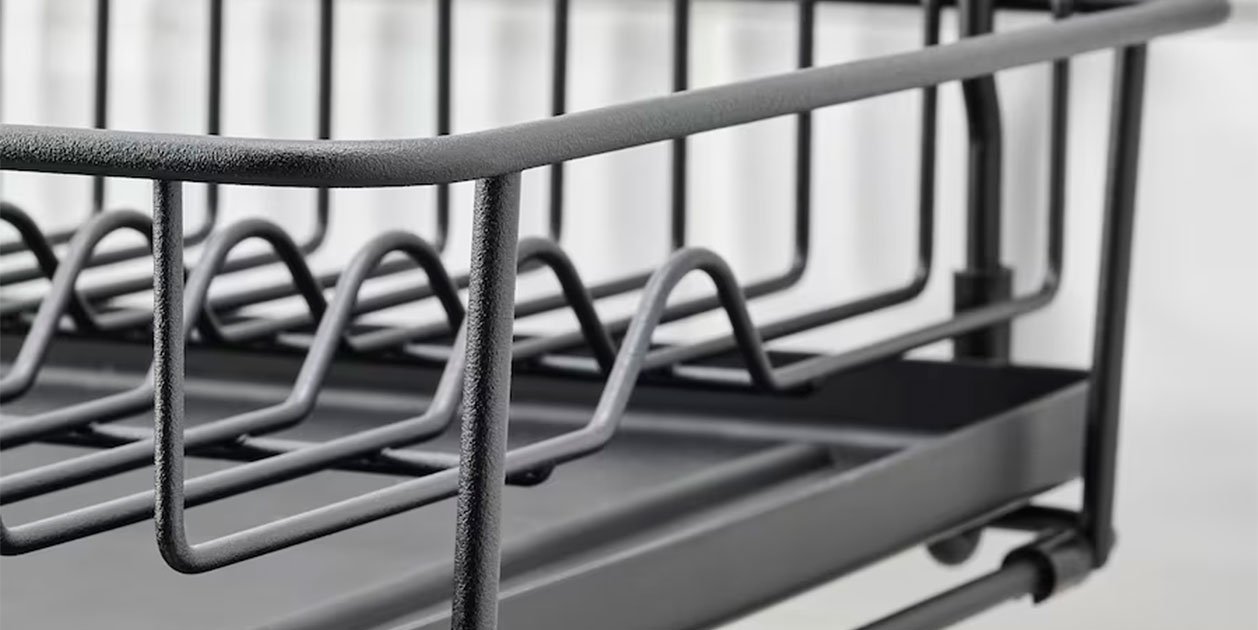 Ikea acaba amb el problema d'escórrer els plats sense ocupar espai en cuines petites