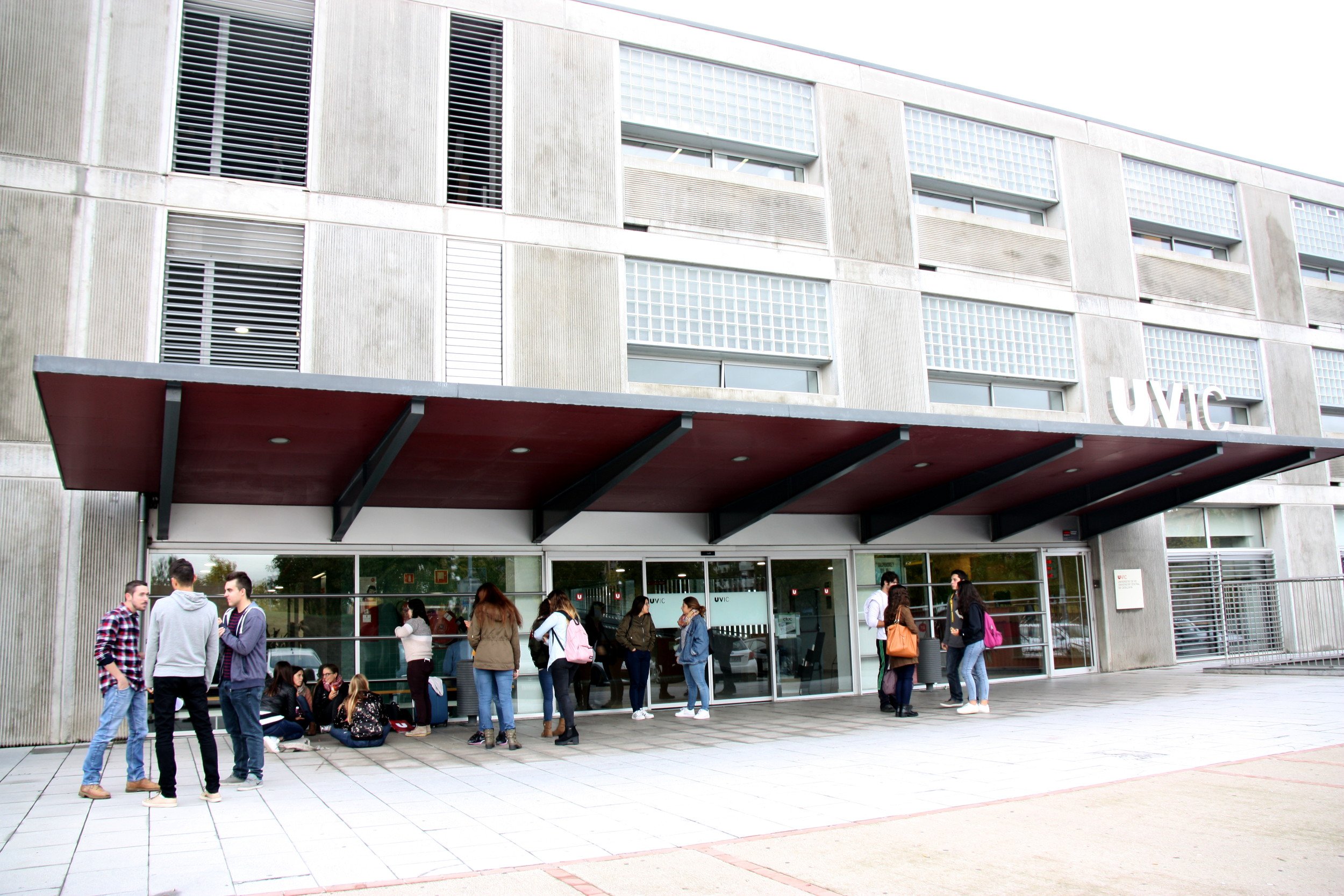 Un concurs repta estudiants de doctorat a explicar la seva tesi en 4 minuts