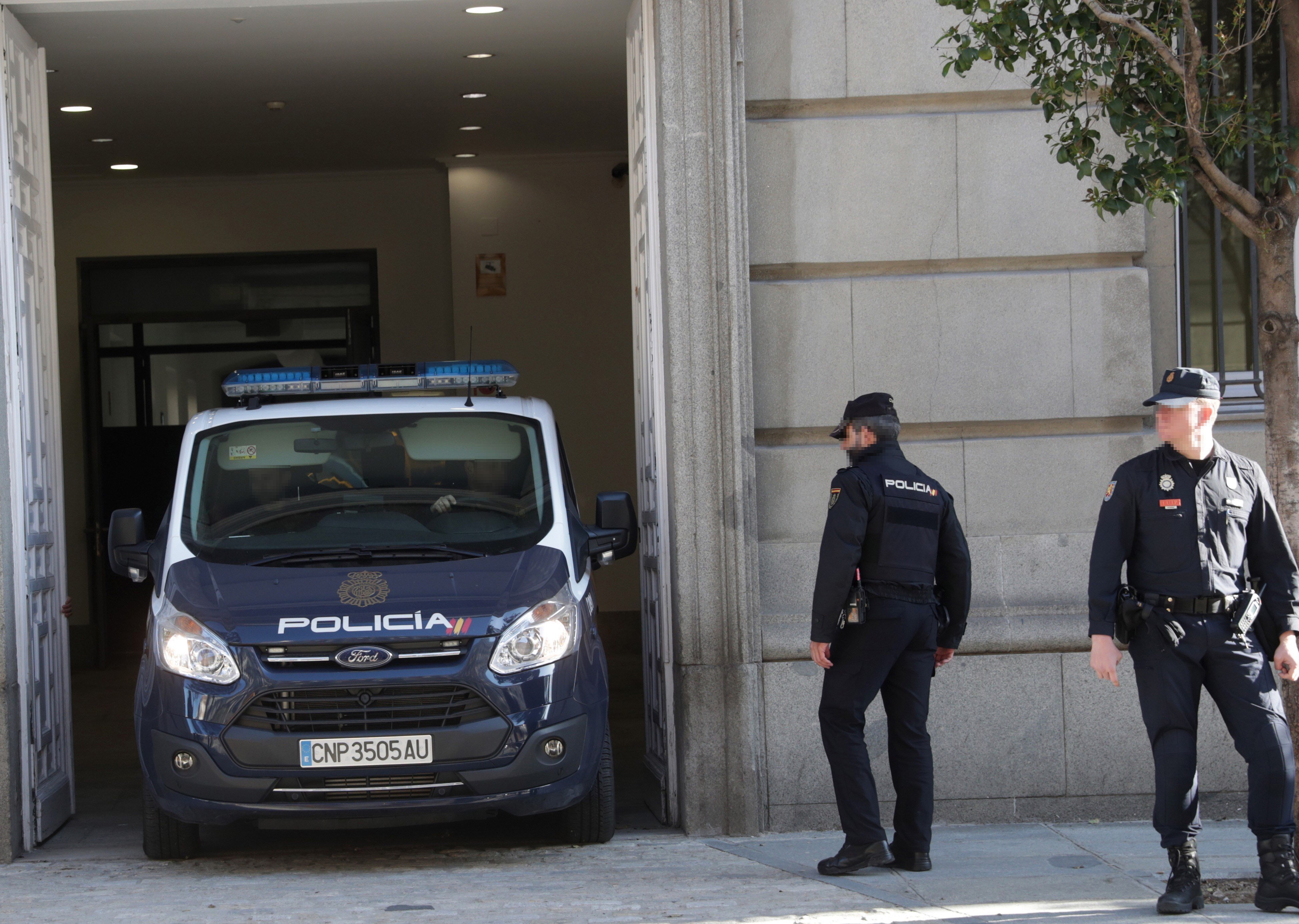 La policia investiga la publicació de dades personals de la víctima de La Manada