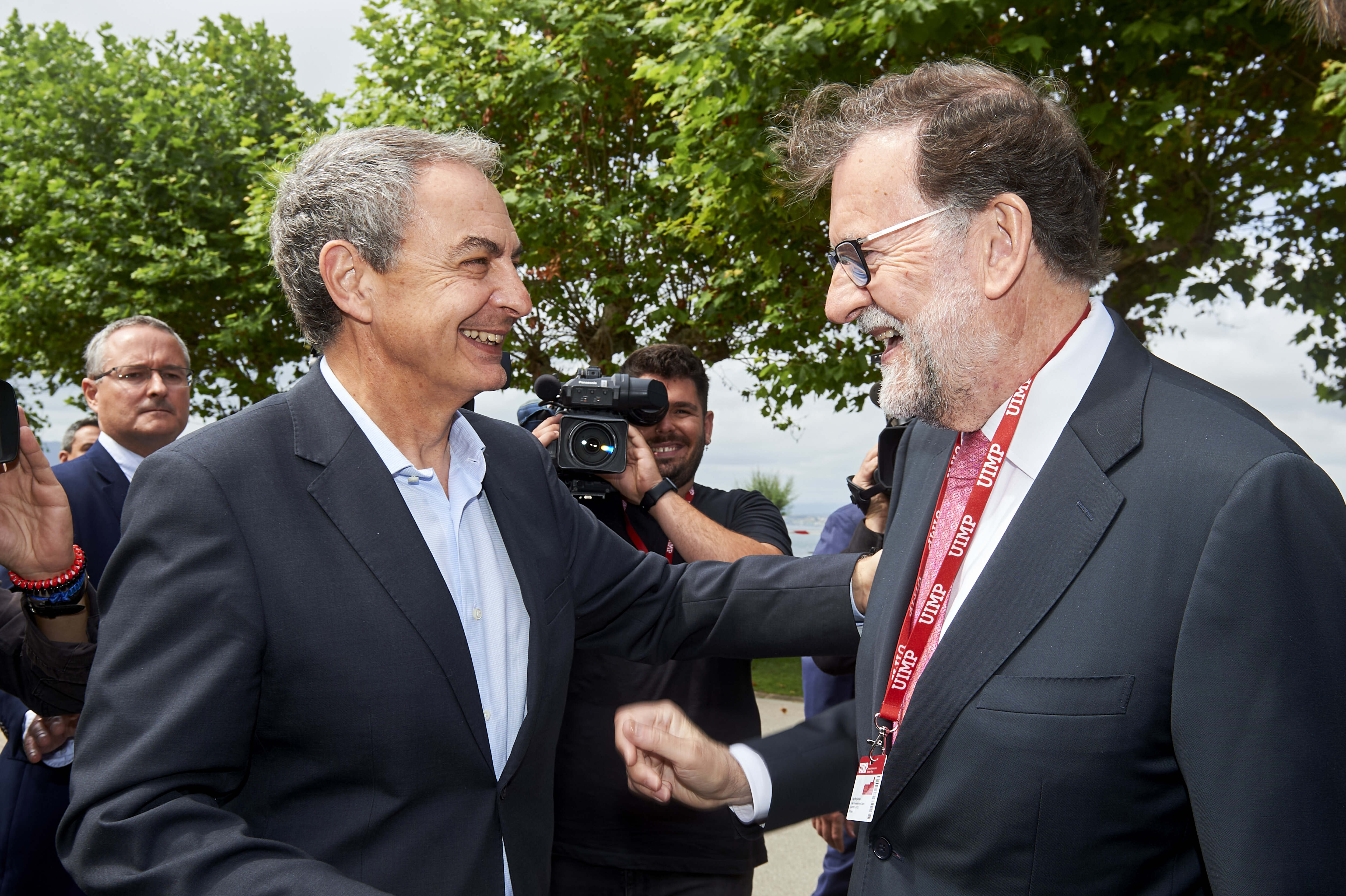 Zapatero i Rajoy entren en campanya presumint del 155 a Catalunya