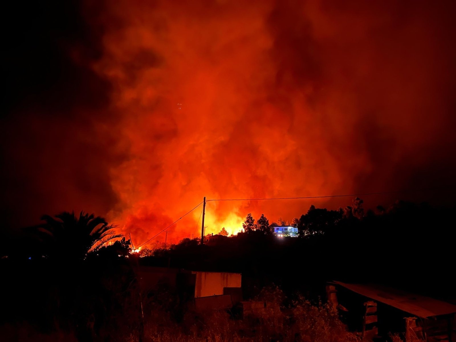 Incendio en La Palma: más de 500 personas desalojadas en Puntagorda por el avance de las llamas