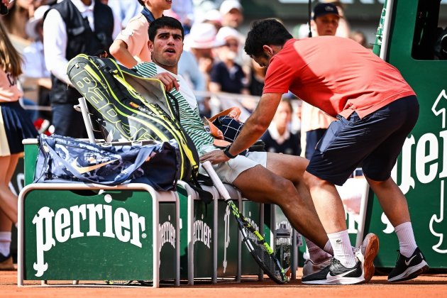 Carlos Alcaraz Rland Garros Novak Djokovic lesión calambres / Foto: Europa Press Carlos Alcaraz Rland Garros Novak Djokovic lesión calambres / Foto: Europa Press