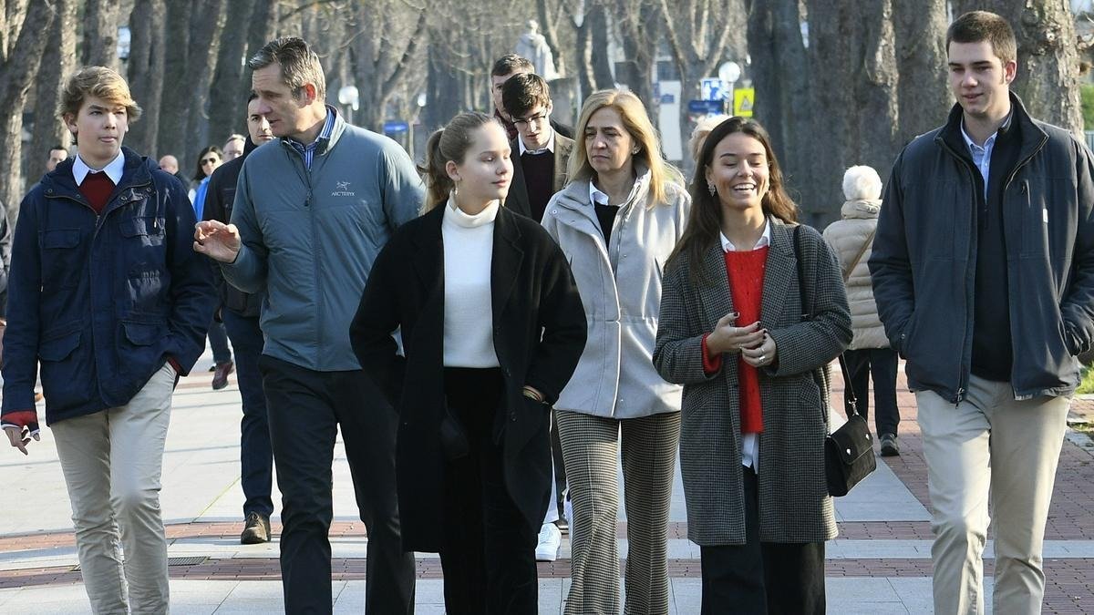 Iñaki Urdangarin y Cristina junto a sus hijos