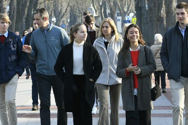 Iñaki Urdangarin i Cristina al costat dels|juntament amb seus fills Iñaki Urdangarin i Cristina al costat dels|juntament amb seus fills