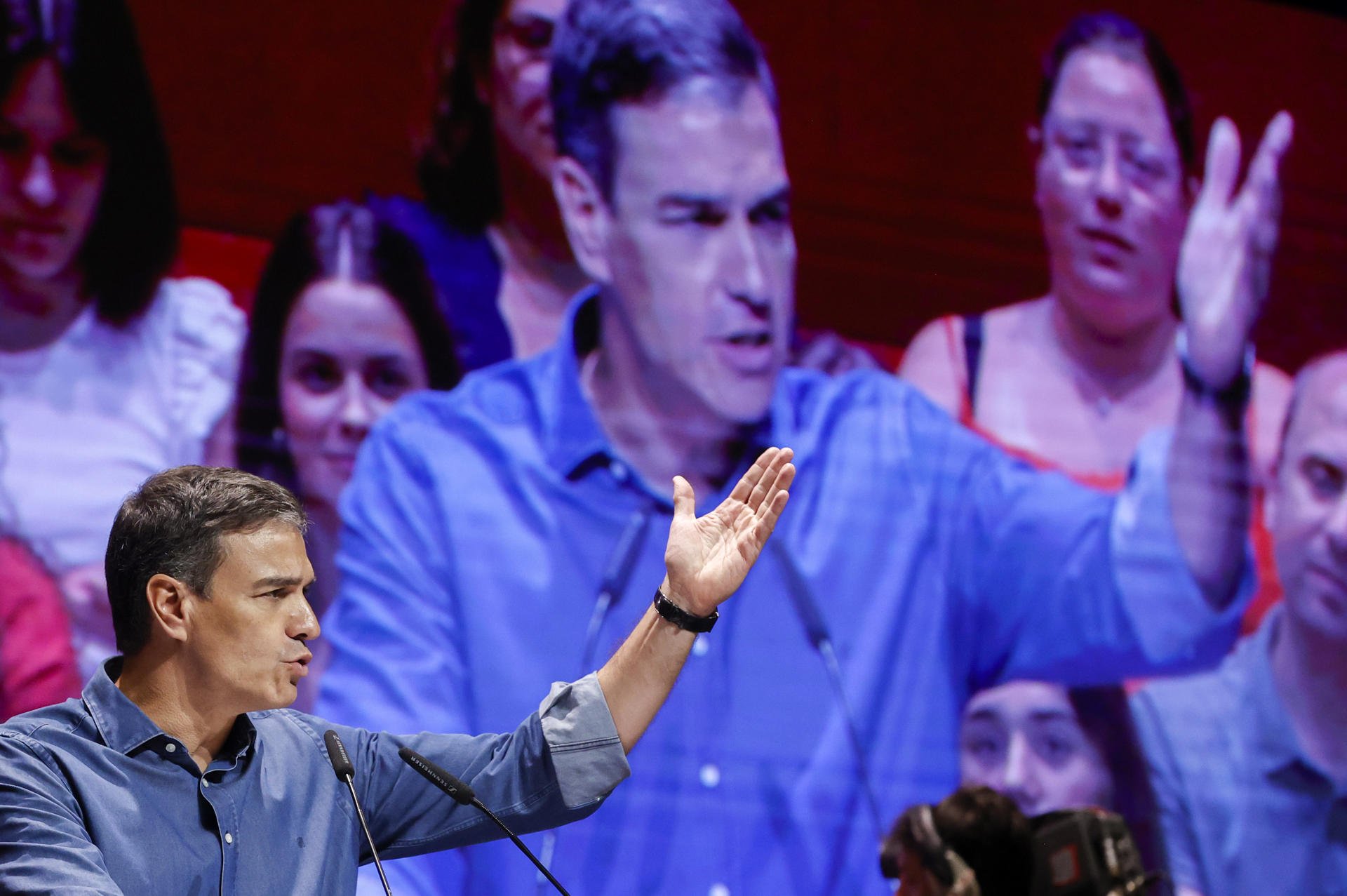 Pedro Sánchez intenta capgirar la campanya en temps de descompte amb nous mítings