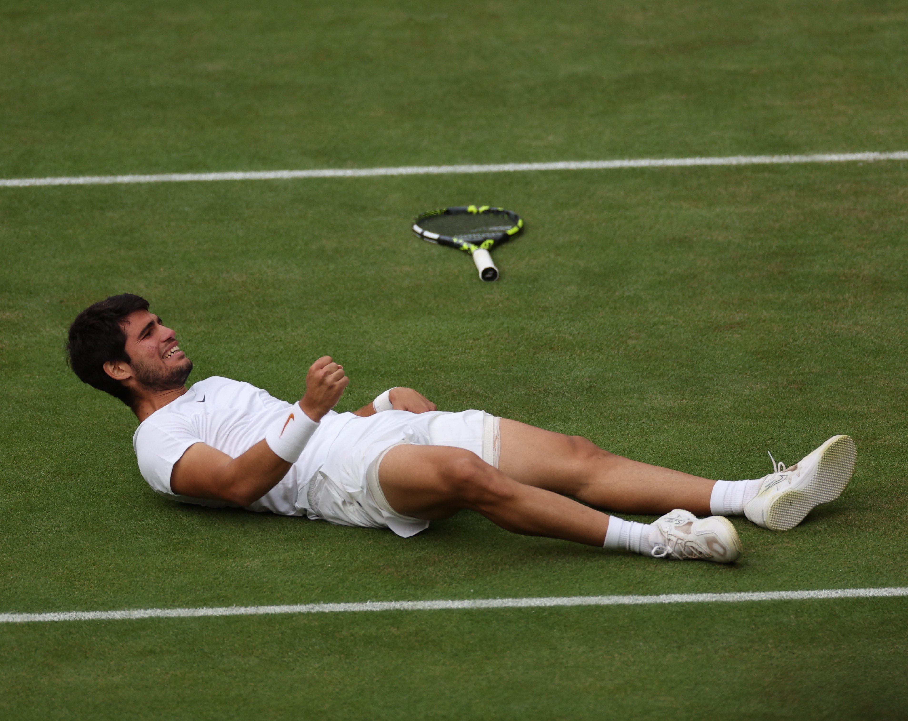 Un Carlos Alcaraz memorable destrona a Djokovic de Wimbledon tras una final legendaria