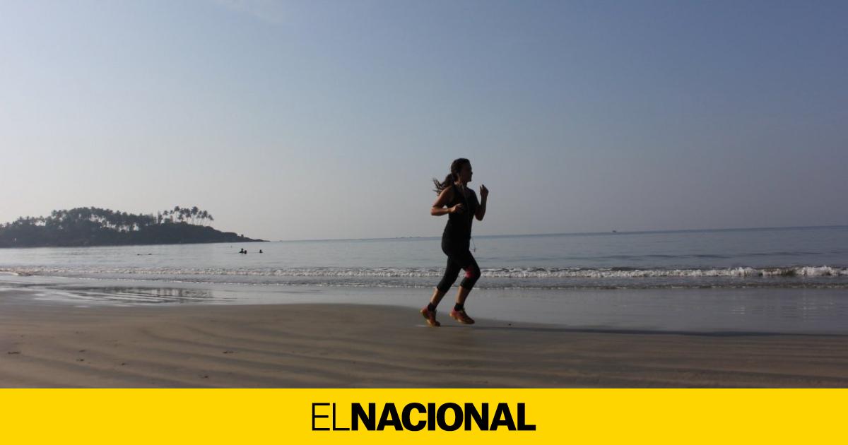 Correr por la playa beneficios y consejos