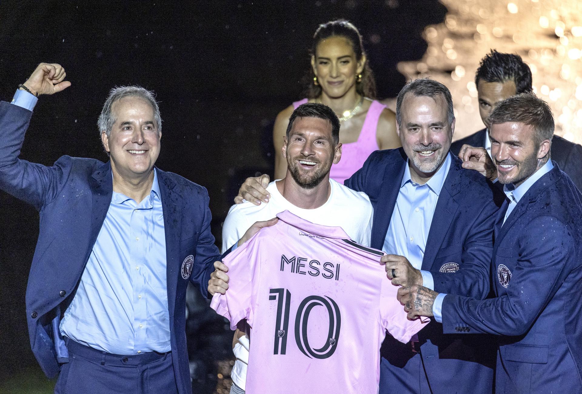 El Inter Miami presenta a Leo Messi y a Sergio Busquets por todo lo alto: "Lo pasaremos bien"