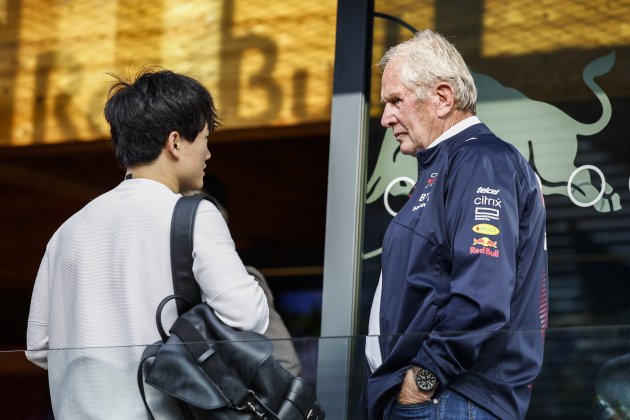 Yuki Tsunoda Helmut Marko / Foto: Europa Press - Xavi Bonilla Yuki Tsunoda Helmut Marko / Foto: Europa Press - Xavi Bonilla