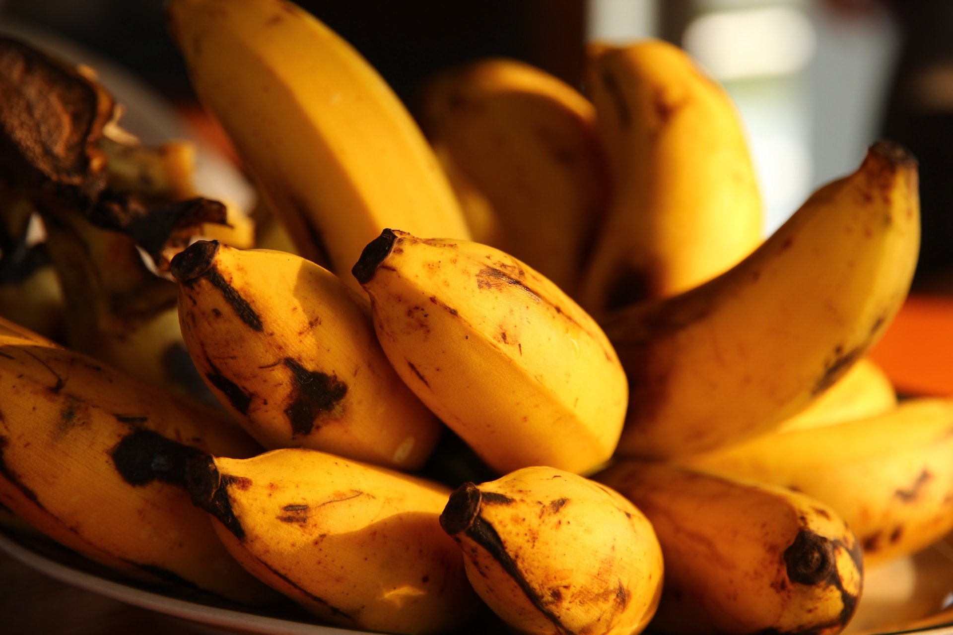 7 ideas originales (y deliciosas) para aprovechar los plátanos maduros de tu nevera