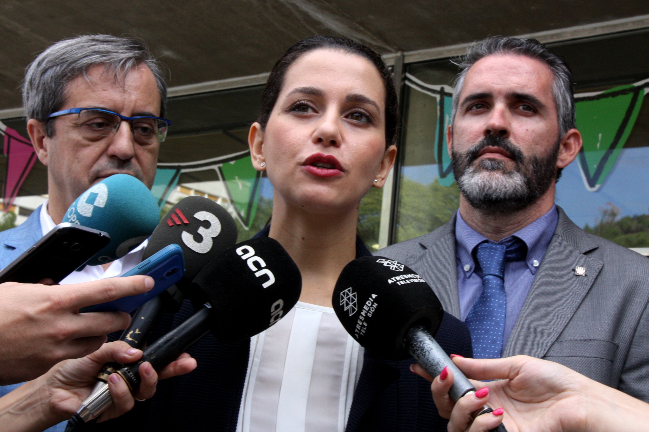 Arrimadas qualifica d'"error colossal" els atacs entre "constitucionalistes" a Catalunya