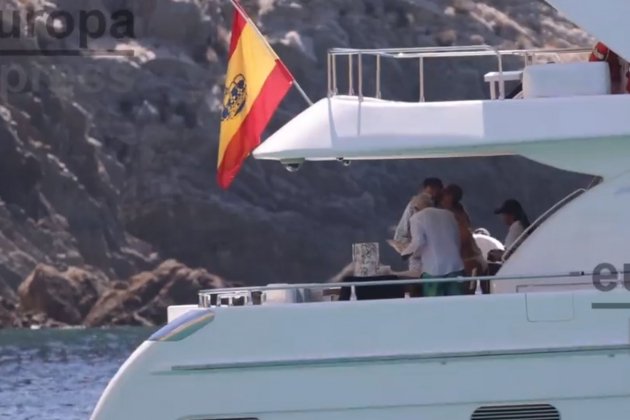 Jaime Marichalar beso yate Ibiza Chance Jaime Marichalar beso yate Ibiza Chance