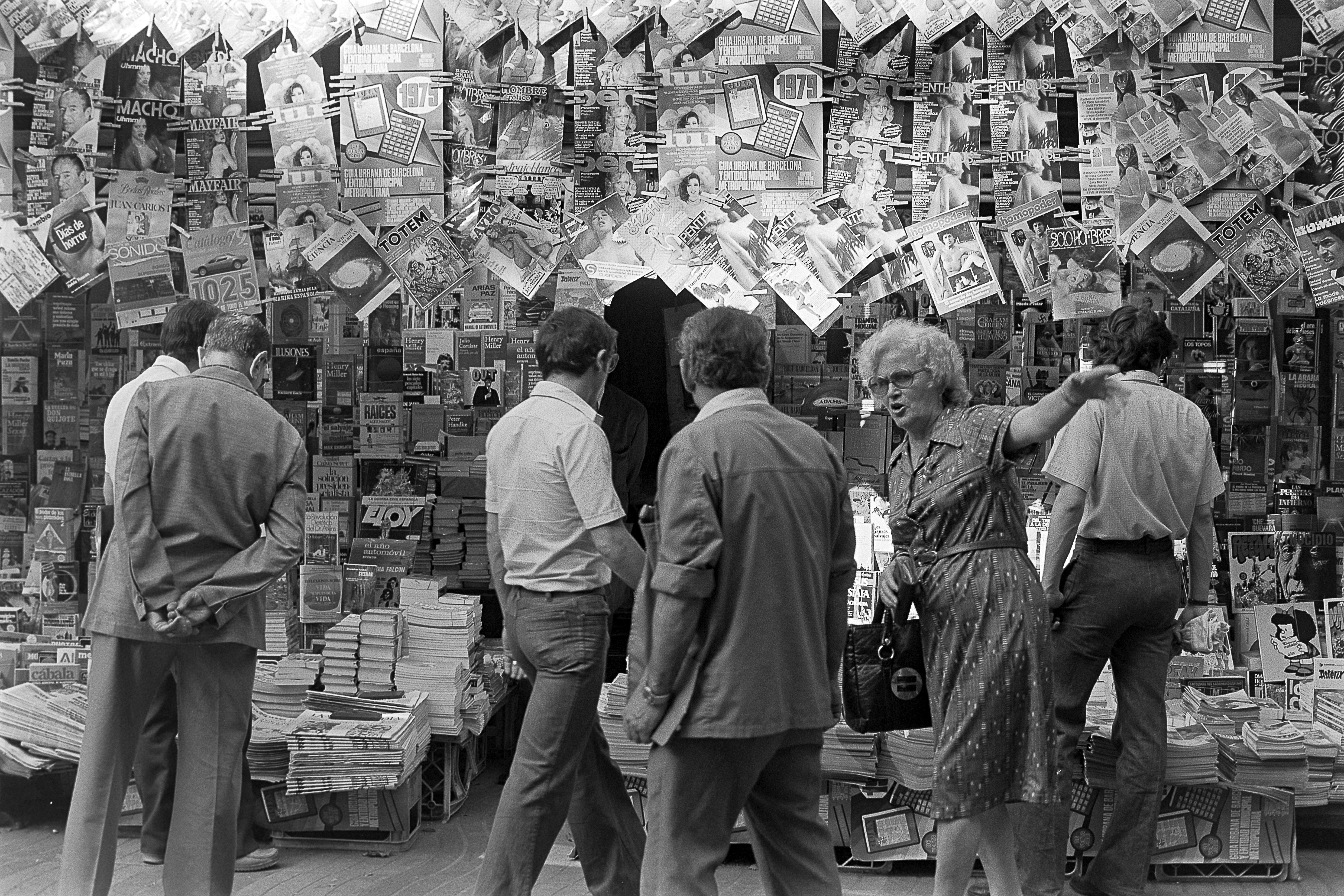 'Fer goma' en la Rambla: fotografías de la Barcelona de los años sesenta y setenta