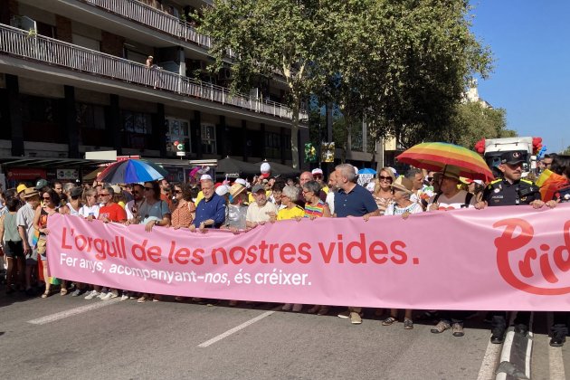 Marchers at the front of Barcelona's 2023 Pride parade / Evy Lewis