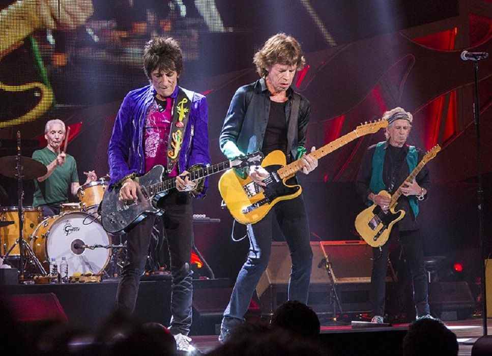 Los Stones se atreven con el "Come together" con Paul McCartney entre el público