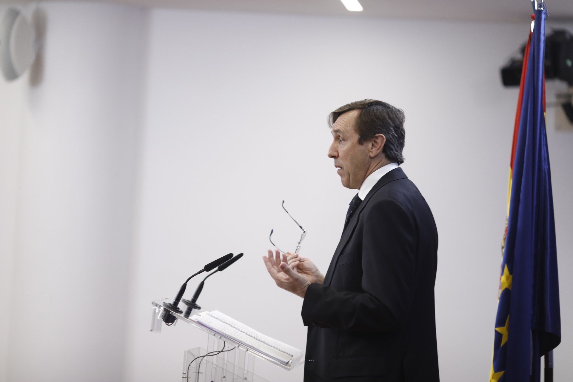 Hernando exigeix a Torrent que demani la dimissió de Puigdemont