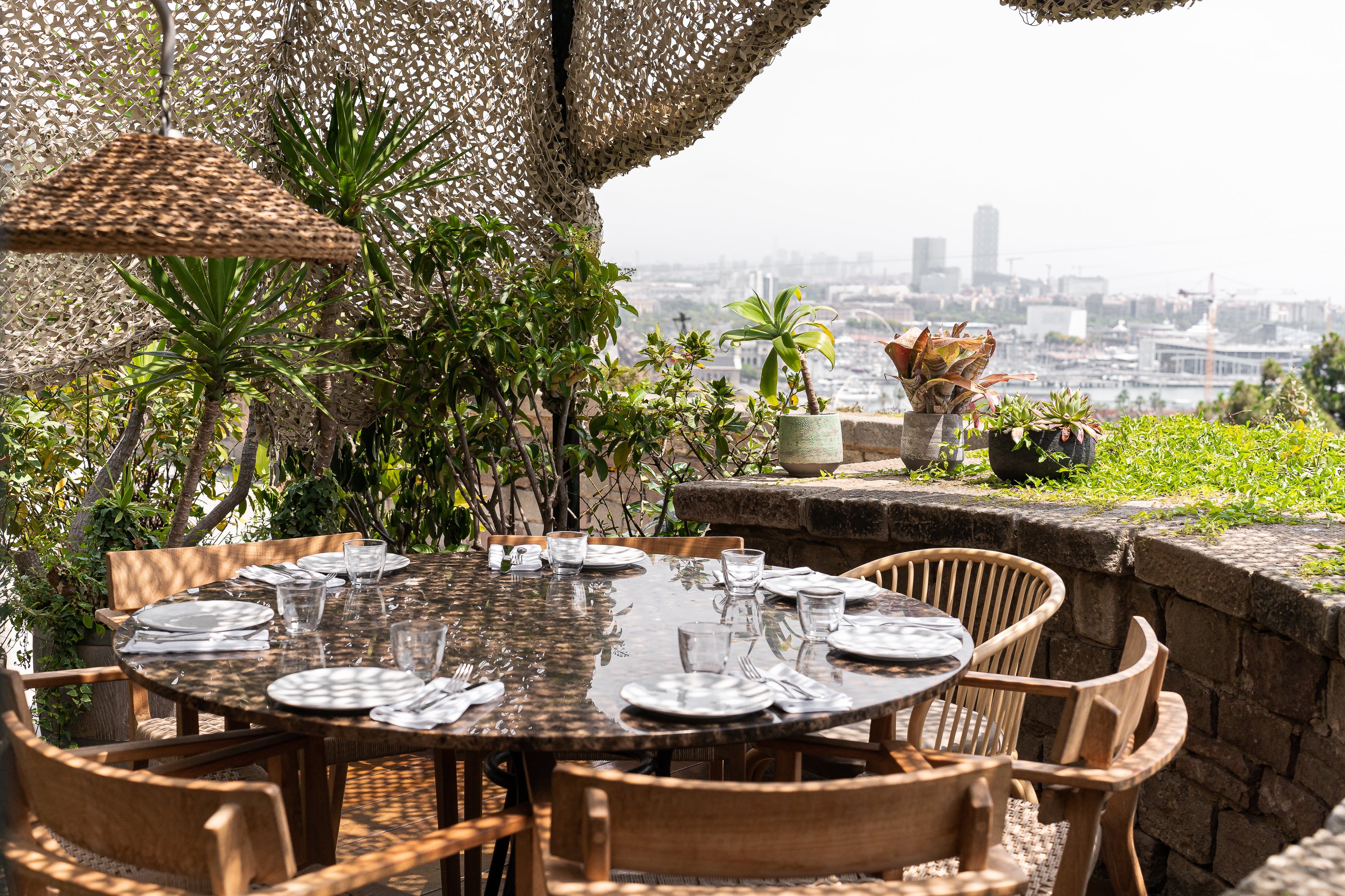 7 opciones para huir del calor en Barcelona con buena comida y unas vistas excelentes