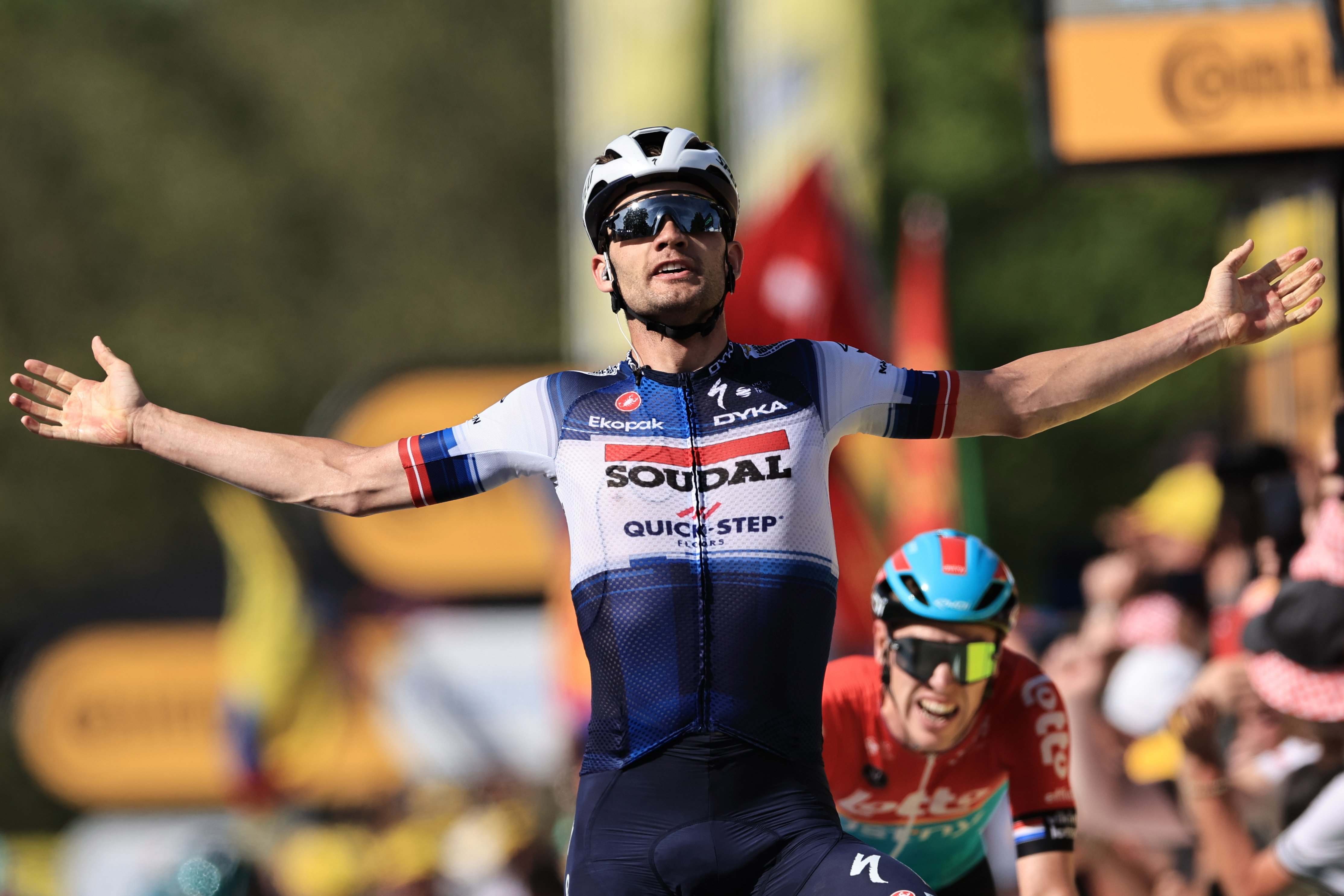 Kasper Asgreen da la sorpresa ante  Philipsen y Vingegaard acaricia el Tour de Francia
