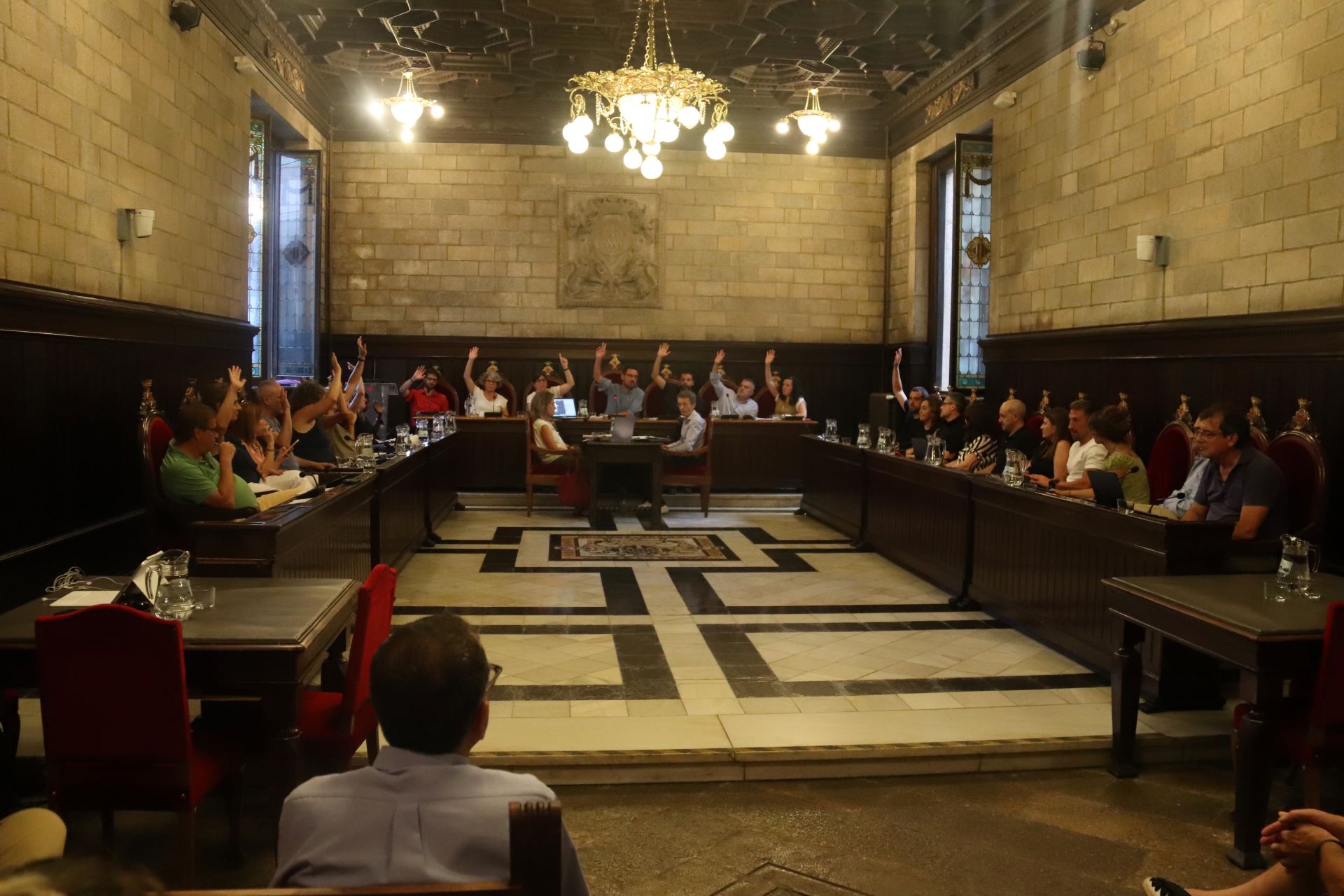 Girona aprueba una moción para "romper vínculos" con la monarquía española
