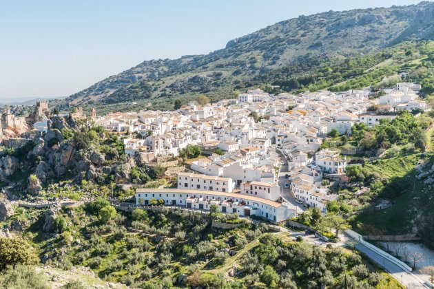 pueblos blancos   zuheros