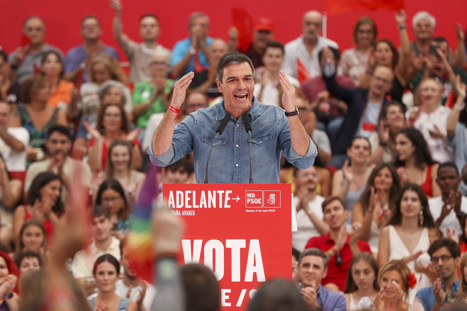 Sánchez cierra la campaña prometiendo una remontada en tiempo de descuento