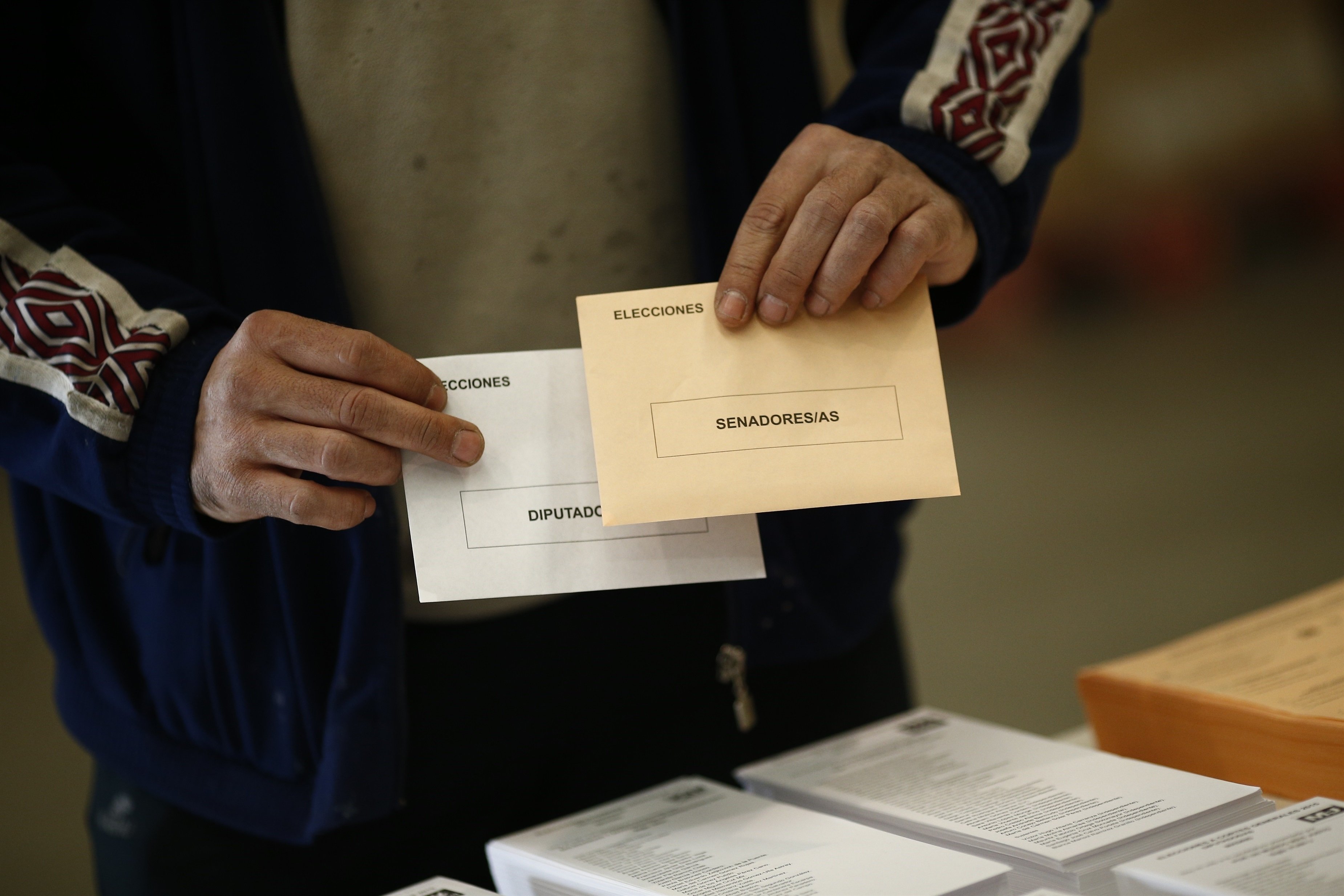 Spanish election turnout falls in afternoon heat (-3.7%) and collapses in Catalonia (-11.1%)