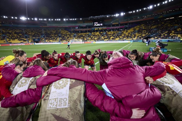 selección española mundial femenino abrazo costa rica / Foto: EFE