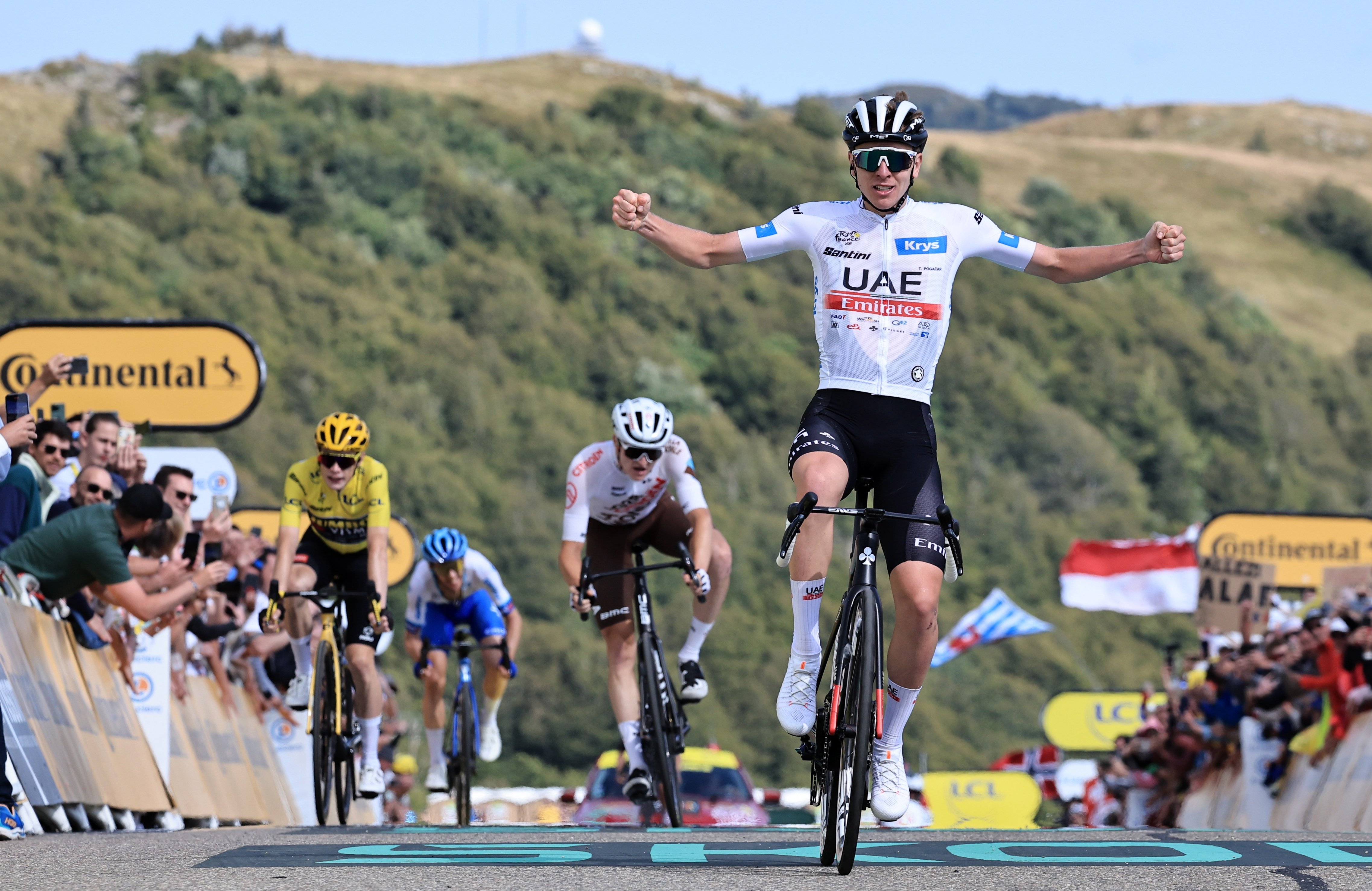 Tadej Pogačar se despide del Tour de Francia 2023 con victoria y Jonas Vingegaard canta el alirón