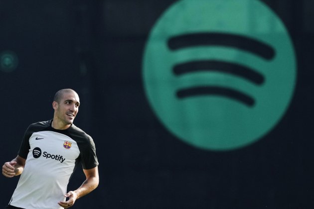 Oriol Romeu primer entrenamiento FC Barcelona / Foto: EFE - Alejandro García