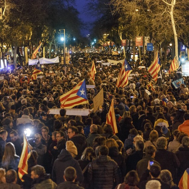 Manifestació delegacio del govern 23M estelada - Sergi Alcàzar