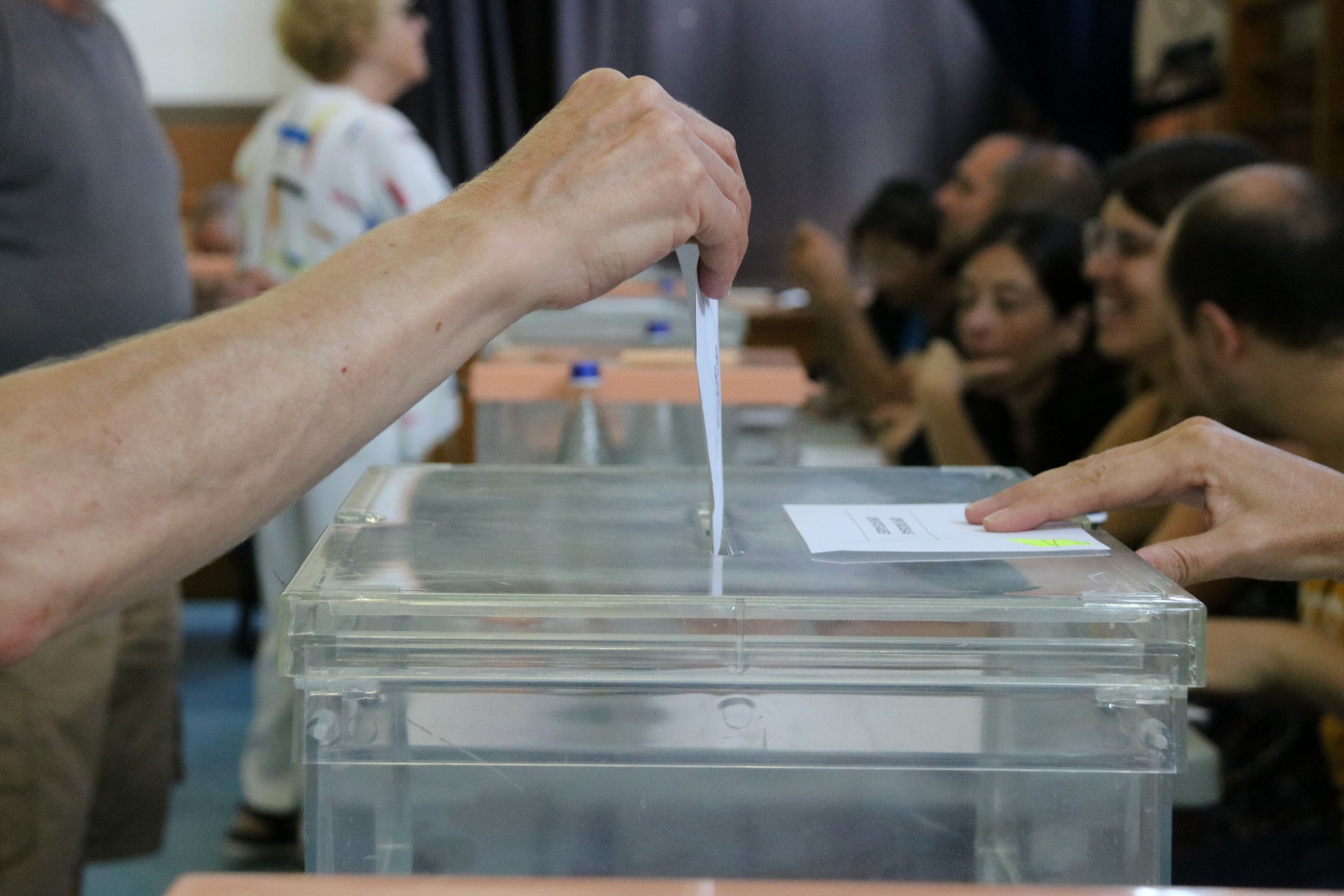 El PSC se queda con la mitad de los diputados de Lleida y ERC empata con Junts