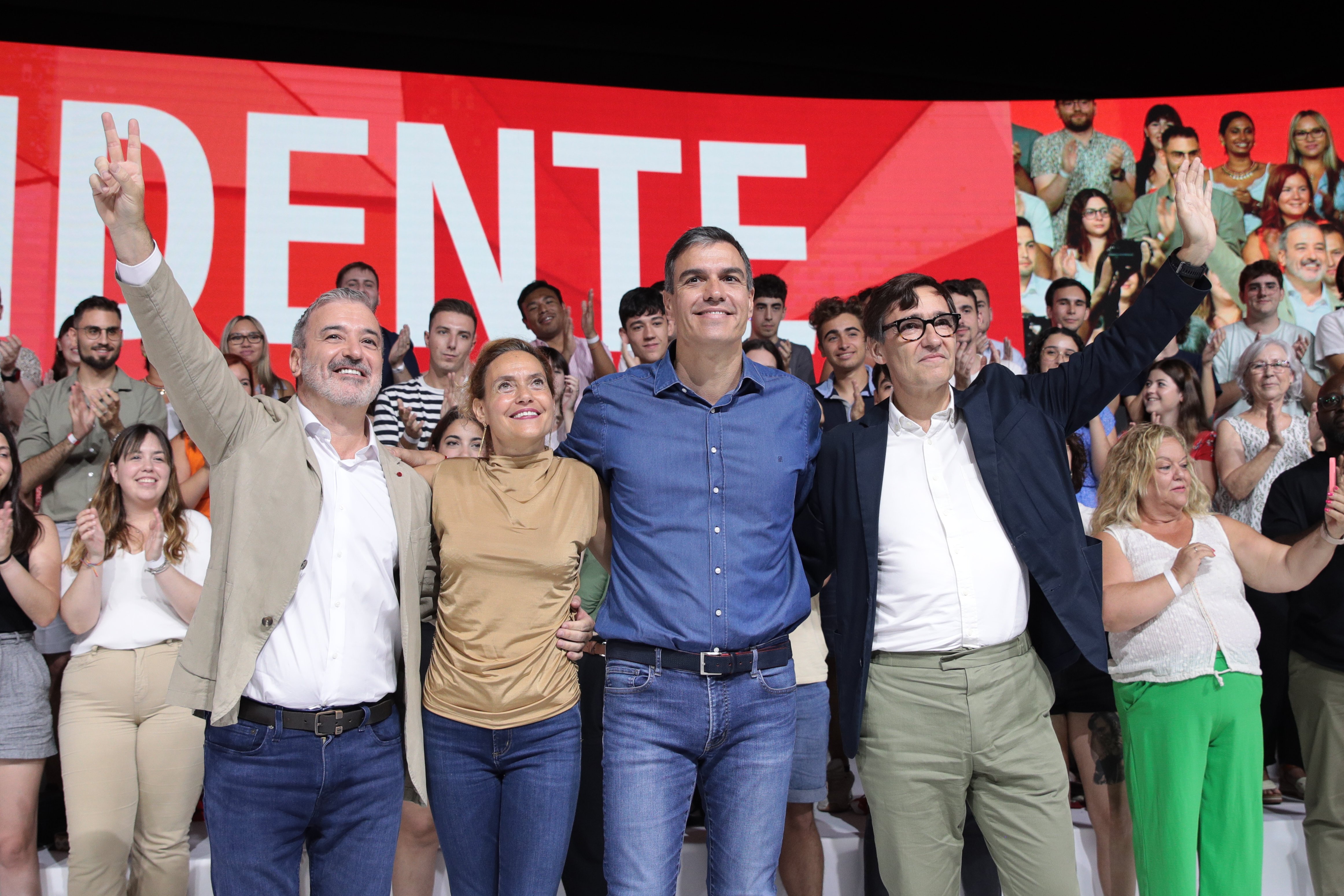 El PSC impulsa el PSOE amb 13 diputats a Barcelona i els partits independentistes en perden la meitat