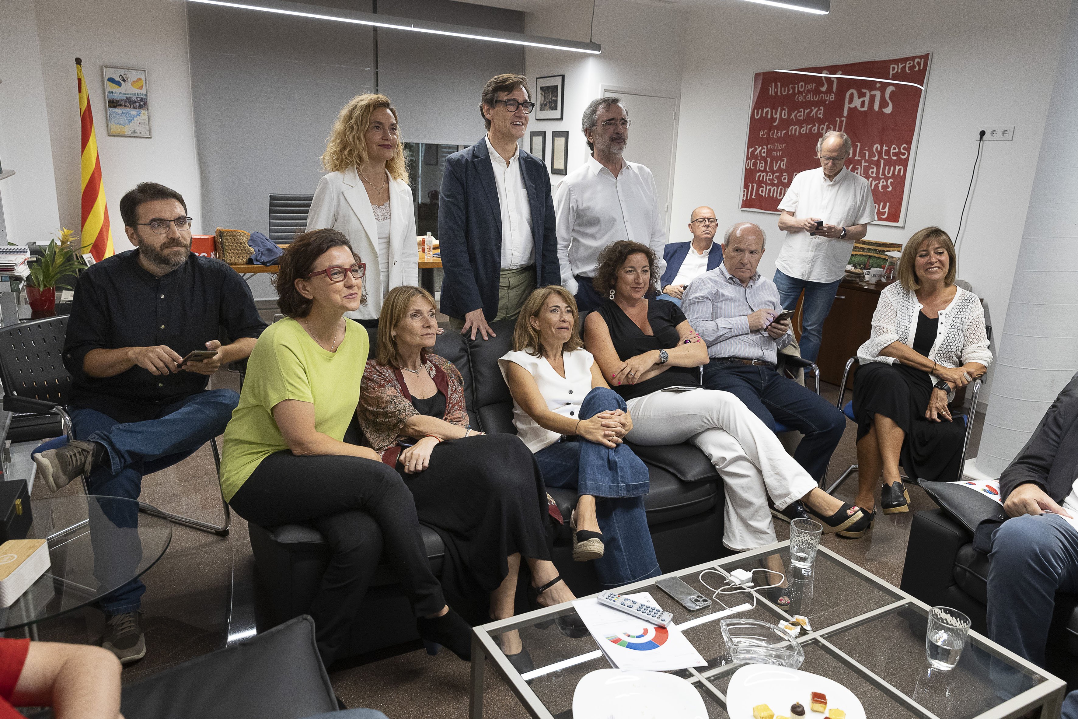 El PSC arrasa a Catalunya i l'independentisme es desploma, però serà decisiu a Espanya